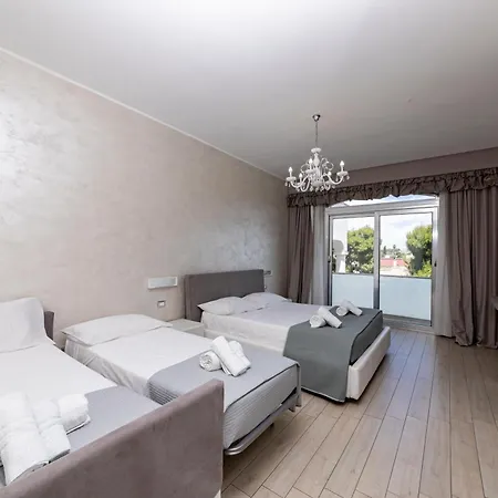 Aurora 4*